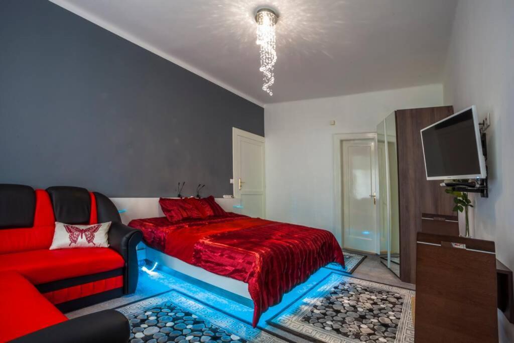 Luxury Air-Conditioned Family Apartment Spitalska Old Town Братислава Екстериор снимка