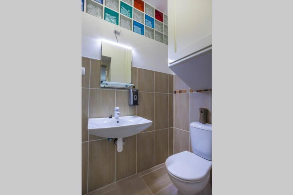 Luxury Air-Conditioned Family Apartment Spitalska Old Town Братислава Екстериор снимка