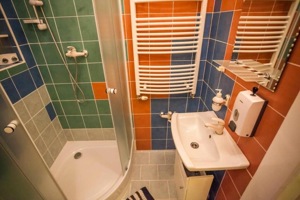 Luxury Air-Conditioned Family Apartment Spitalska Old Town Братислава Екстериор снимка